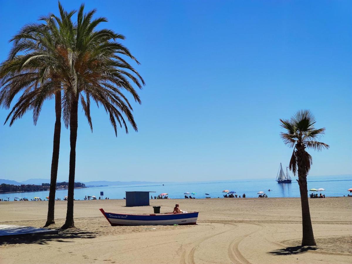 Spacious Beachfront Town House In With Fully Equipped Kitchen, Pools, Garden, Sea View Casa vacanze