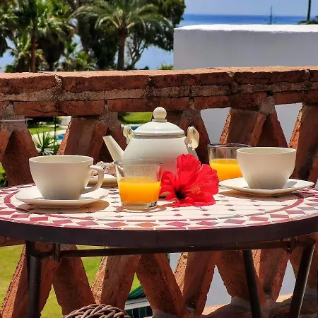 Spacious Beachfront Town House In Estepona With Fully Equipped Kitchen, Pools, Garden, Sea View Zewnętrze zdjęcie