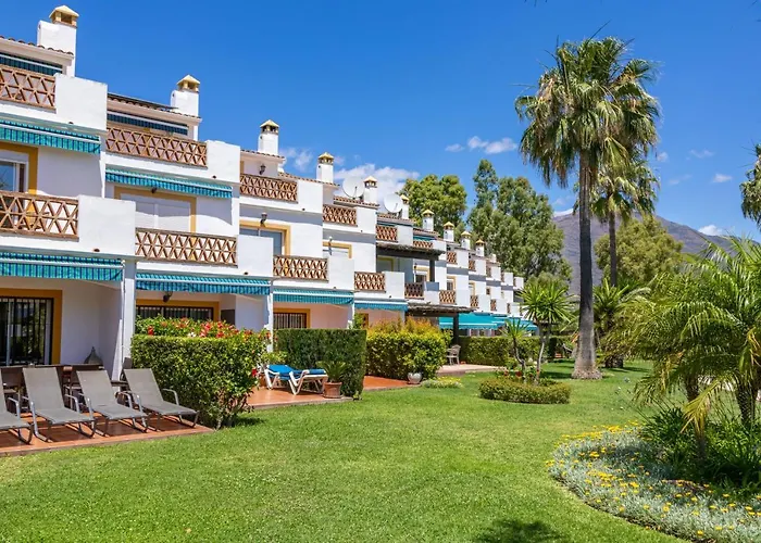 Spacious Beachfront Town House In Estepona With Fully Equipped Kitchen, Pools, Garden, Sea View